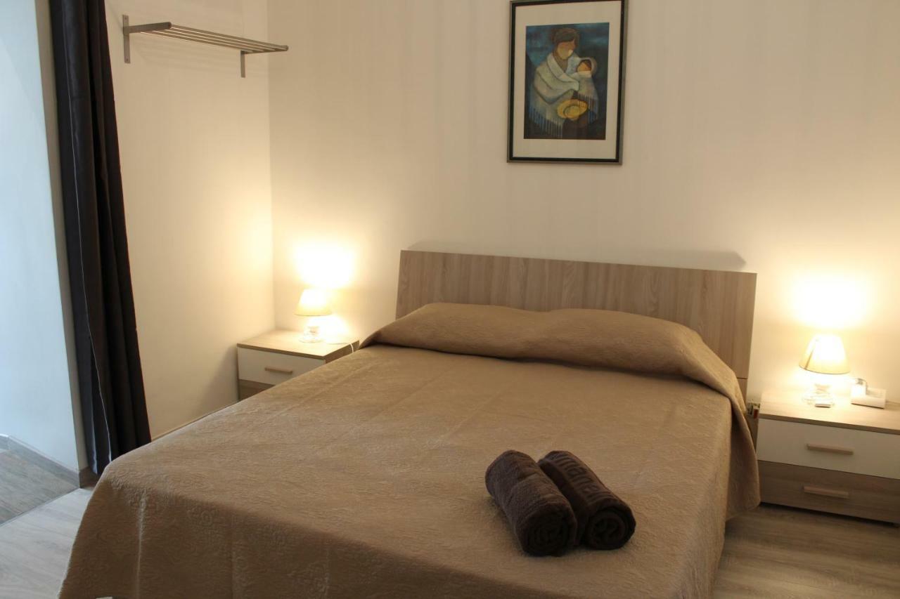 Bed and Breakfast Domus Relax Selva Di Fasano Exterior foto